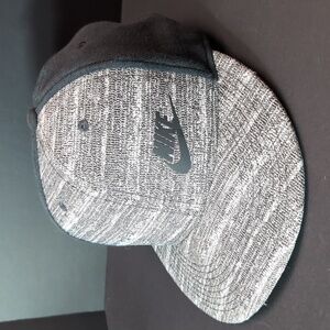 Nike True Swoosh Logo,Men's Tech Pack Black  Snapback Hat.